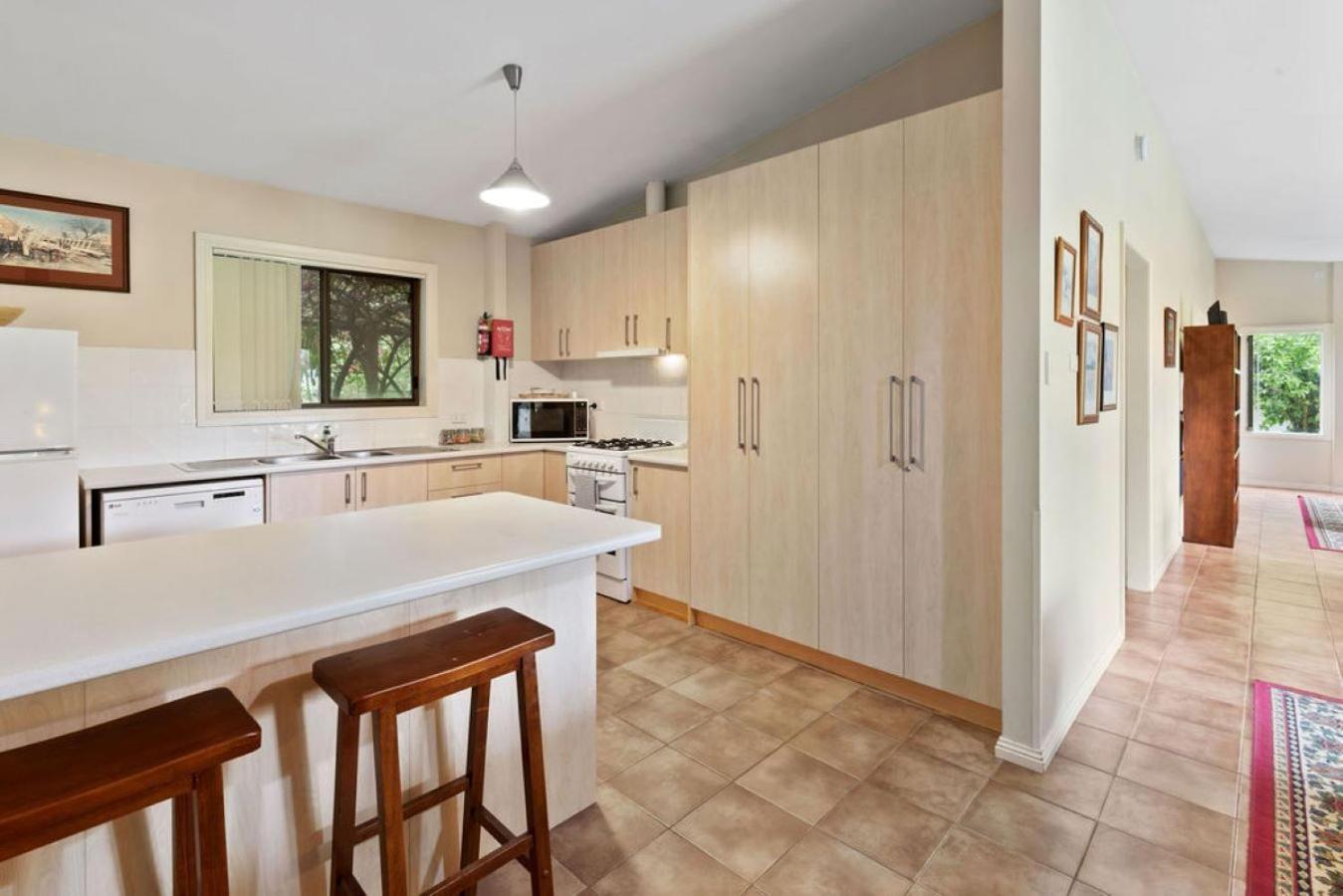 مونت غامبير Clarendon Chalets المظهر الخارجي الصورة