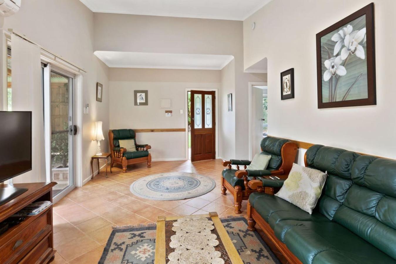 مونت غامبير Clarendon Chalets المظهر الخارجي الصورة