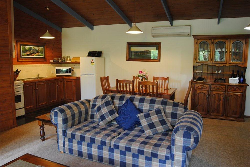 مونت غامبير Clarendon Chalets المظهر الخارجي الصورة